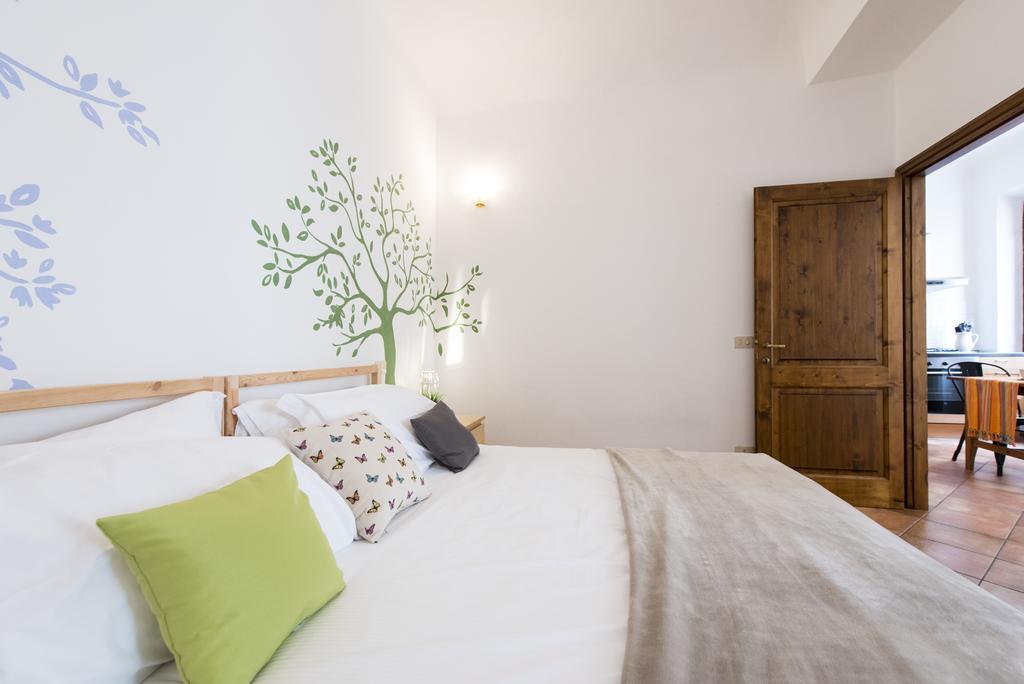 Faenza Double Apartment ฟลอเรนซ์ ภายนอก รูปภาพ
