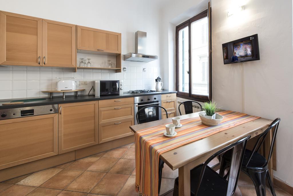 Faenza Double Apartment ฟลอเรนซ์ ภายนอก รูปภาพ